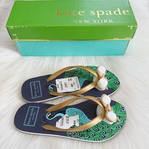 Kate Spade New York NIB Size 6M Nova Peacock Sandals Gold Flip Flops Bow Charms
